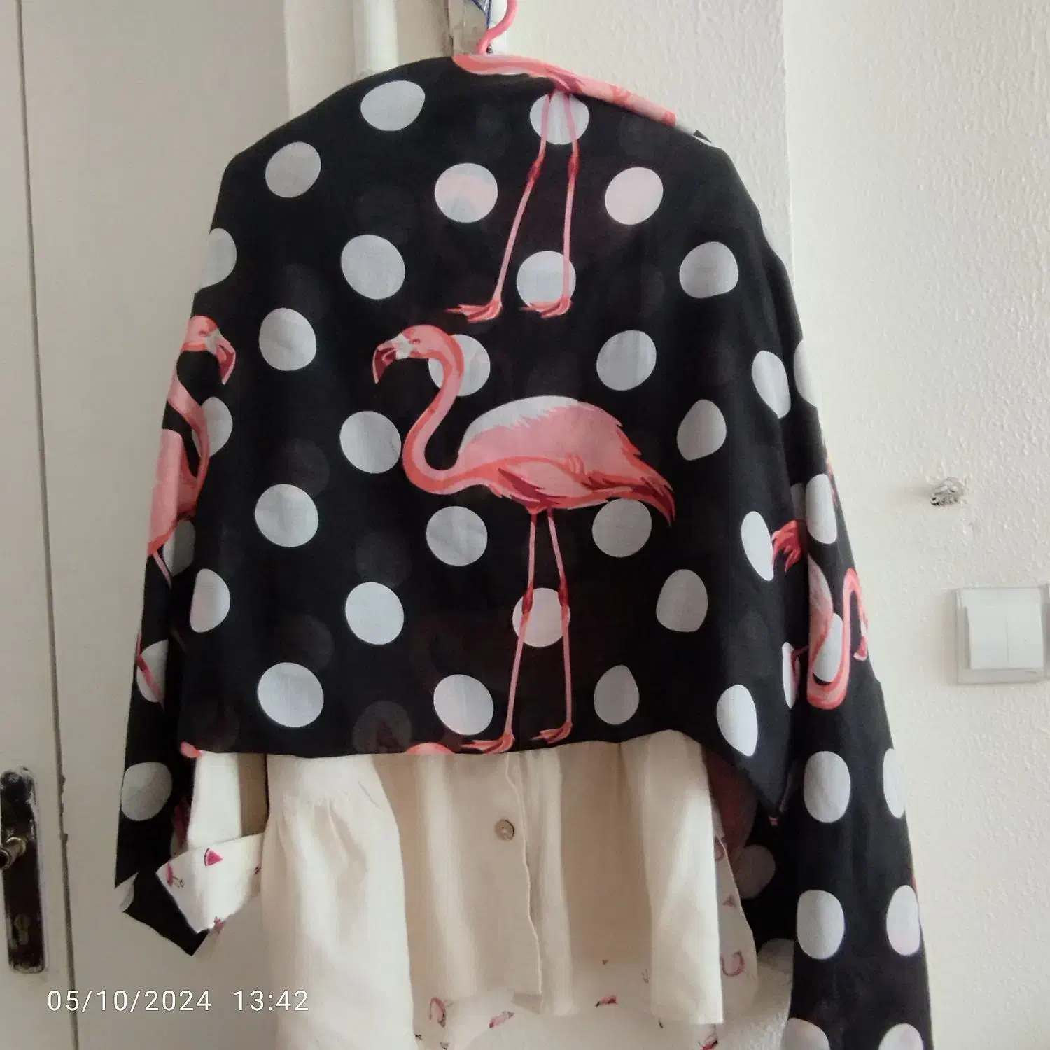 تعدادی مانتو شیک وبروز در حد نوسایز های مختلف|لباس|شاهین‌شهر, شهرک گلدیس|دیوار