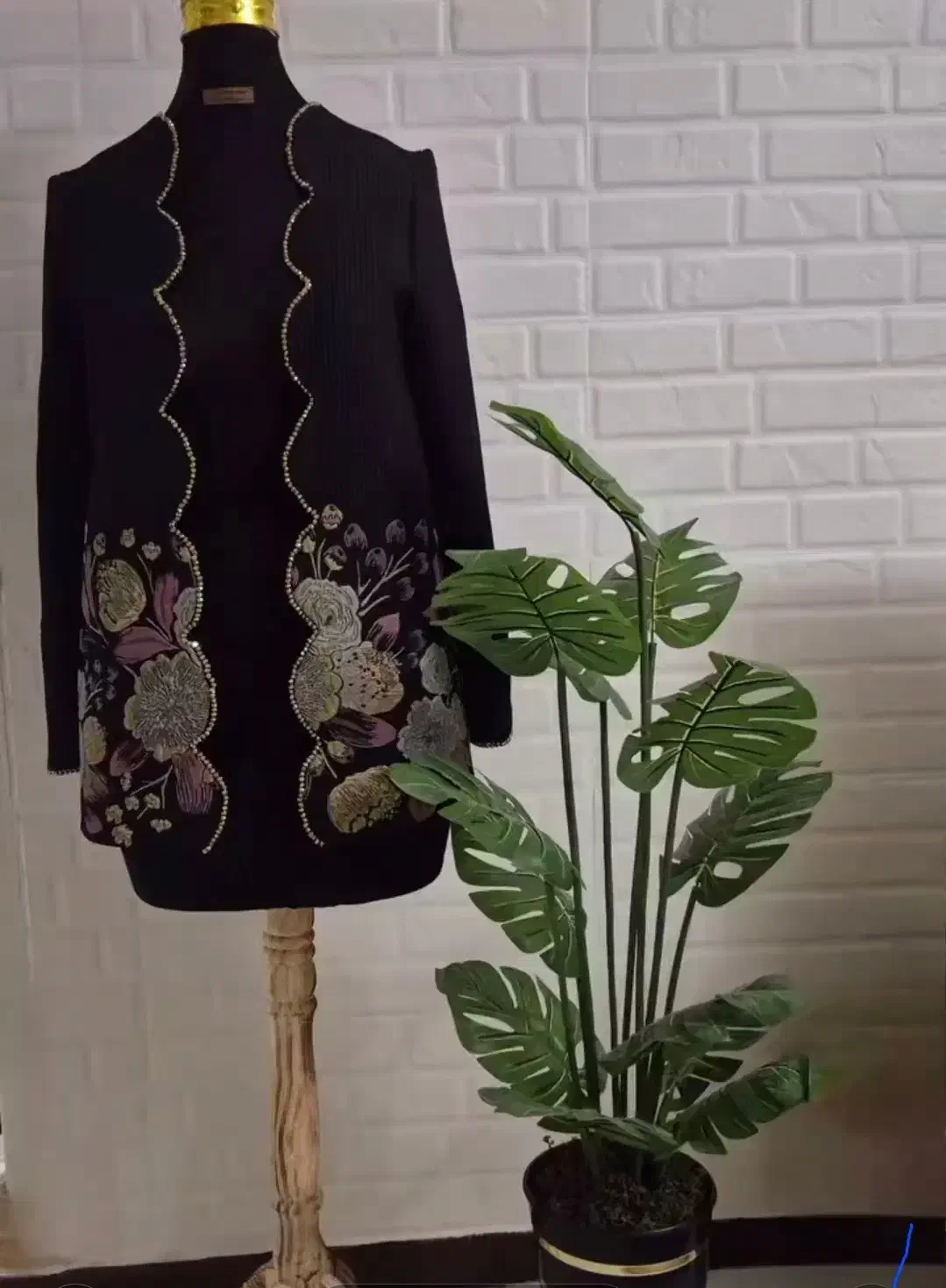 کت ژاکارد تُرک،جواهردوزی شده|لباس|فردیس, فردیس|دیوار