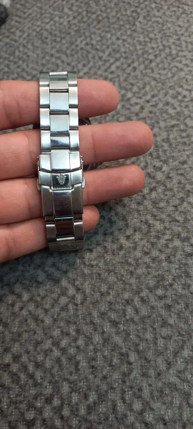 ساعت رولکس|ساعت|پردیس, فاز ۴|دیوار