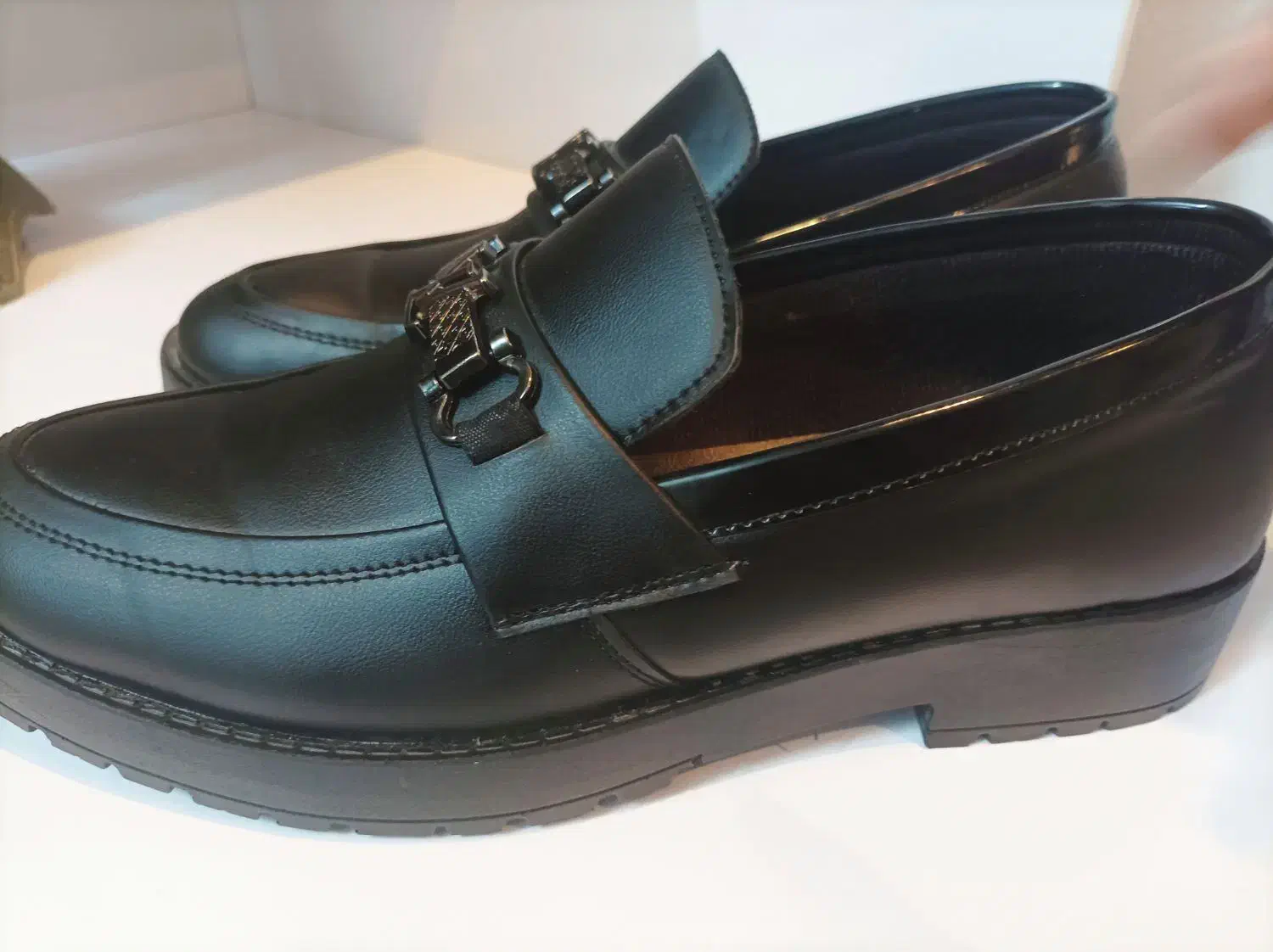 کفش لیوزویتون ارزان و نو یک بار پوشیدم|کیف، کفش، کمربند|فریمان, |دیوار