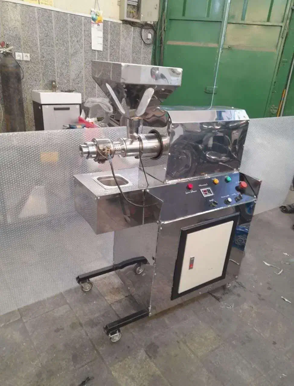 دستگاه روغن گیری ۶۵ ایلماز روغنگیر کنجد هسته کشی|فروشگاه و مغازه|تهران, نصرت|دیوار