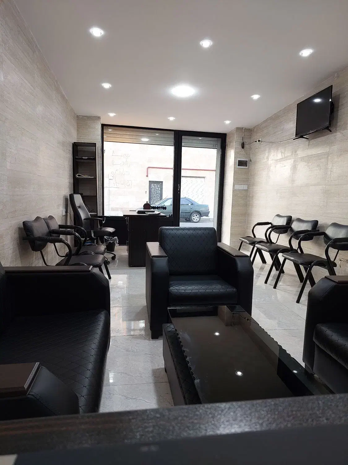 جذب همکار خانم در دفتر املاک غازیان|استخدام بازاریابی و فروش|بندر انزلی, کوی آزادگان|دیوار