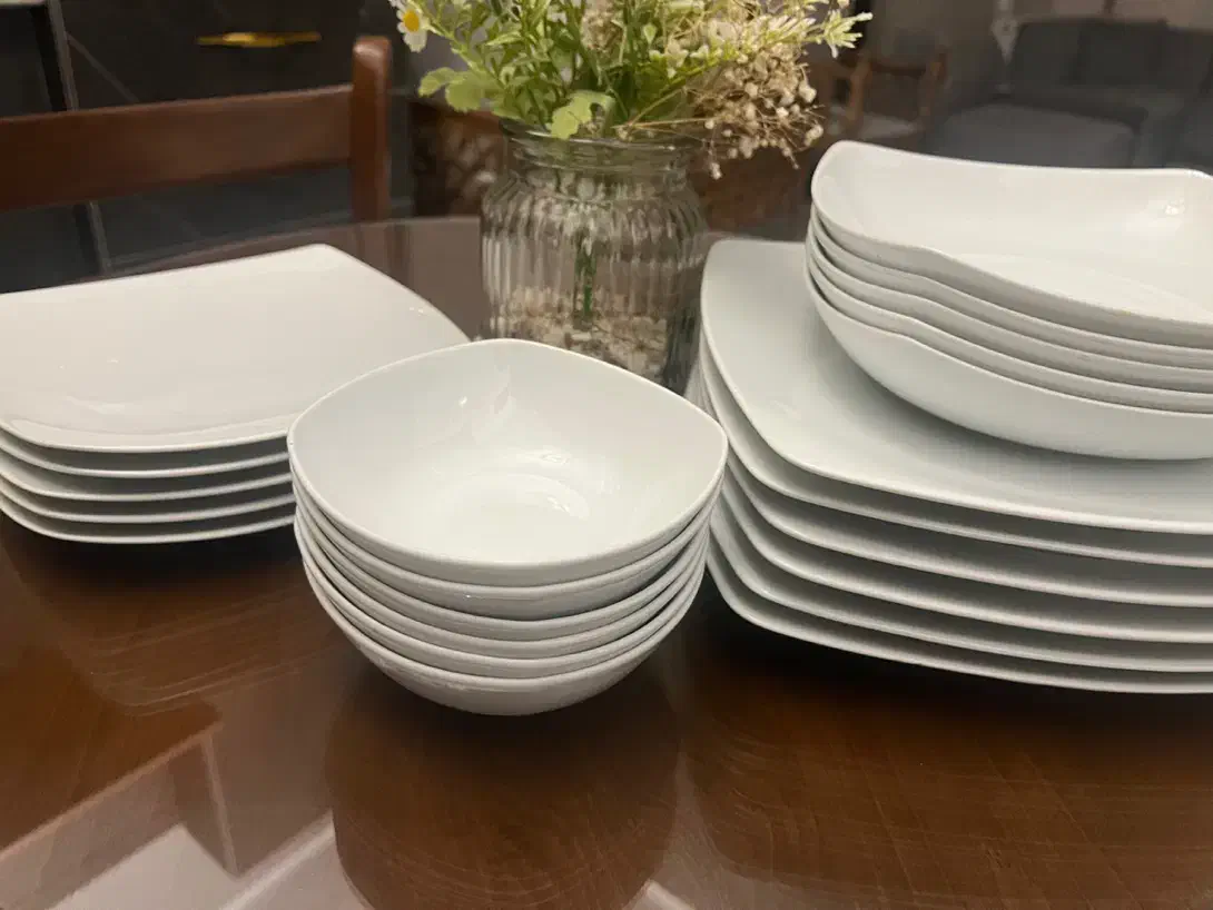 سرویس غذاخوری ۶نفره چینی مربع|ظروف سرو و پذیرایی|مشهد, شهرک امام هادی (شهرک غرب)|دیوار