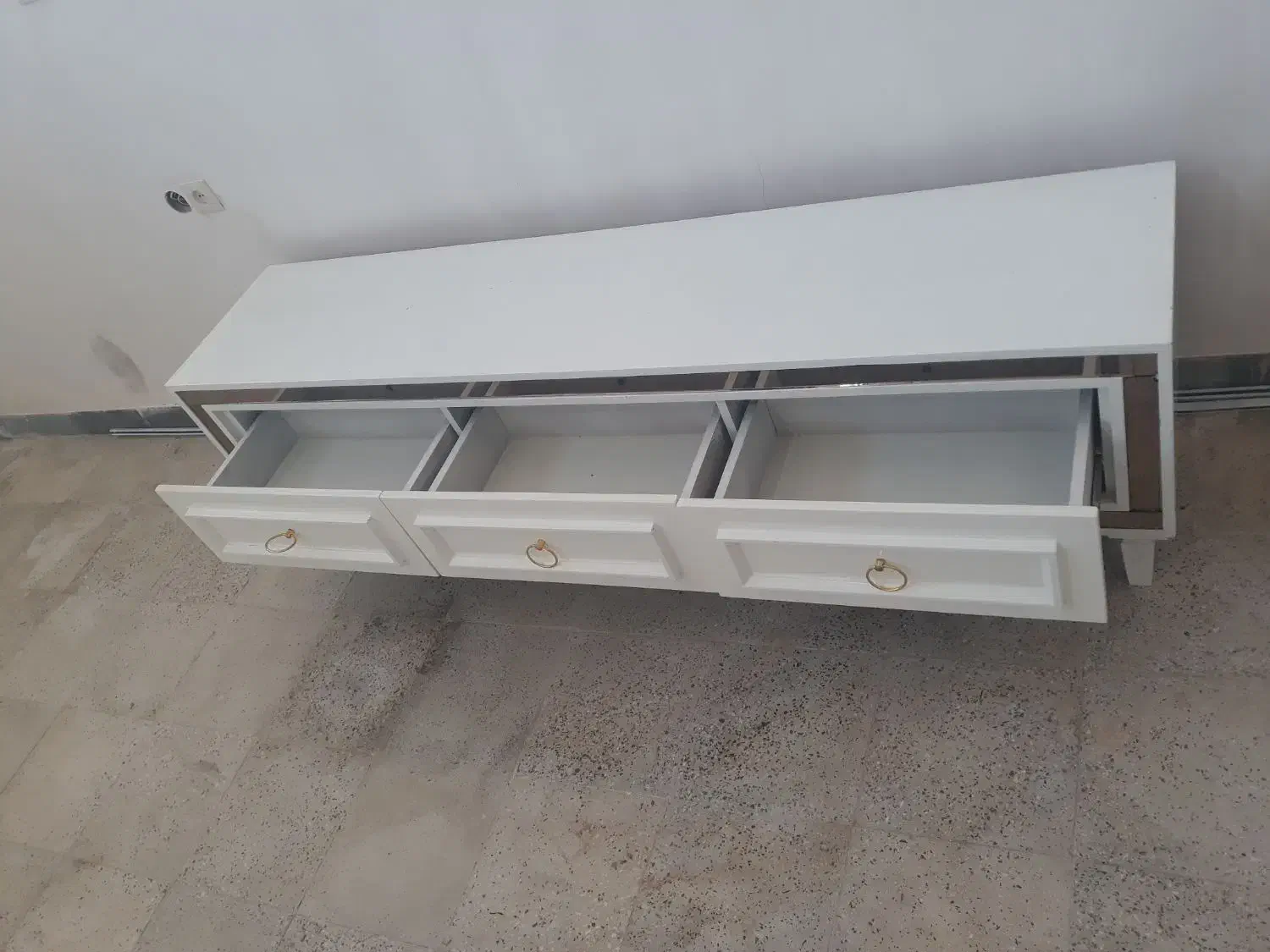 زیر تلویزیون در حد خیلی نو|میز تلویزیون|کوهدشت, |دیوار