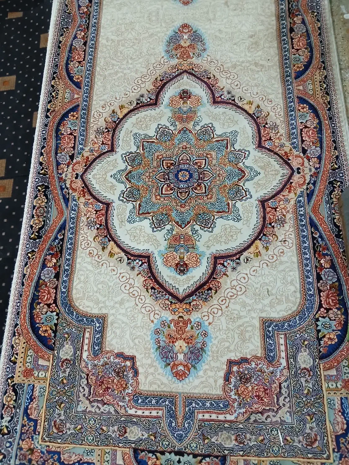 کناره فرش ۱۲۰۰ شونه|فرش|قم, علی آباد سعدگان|دیوار