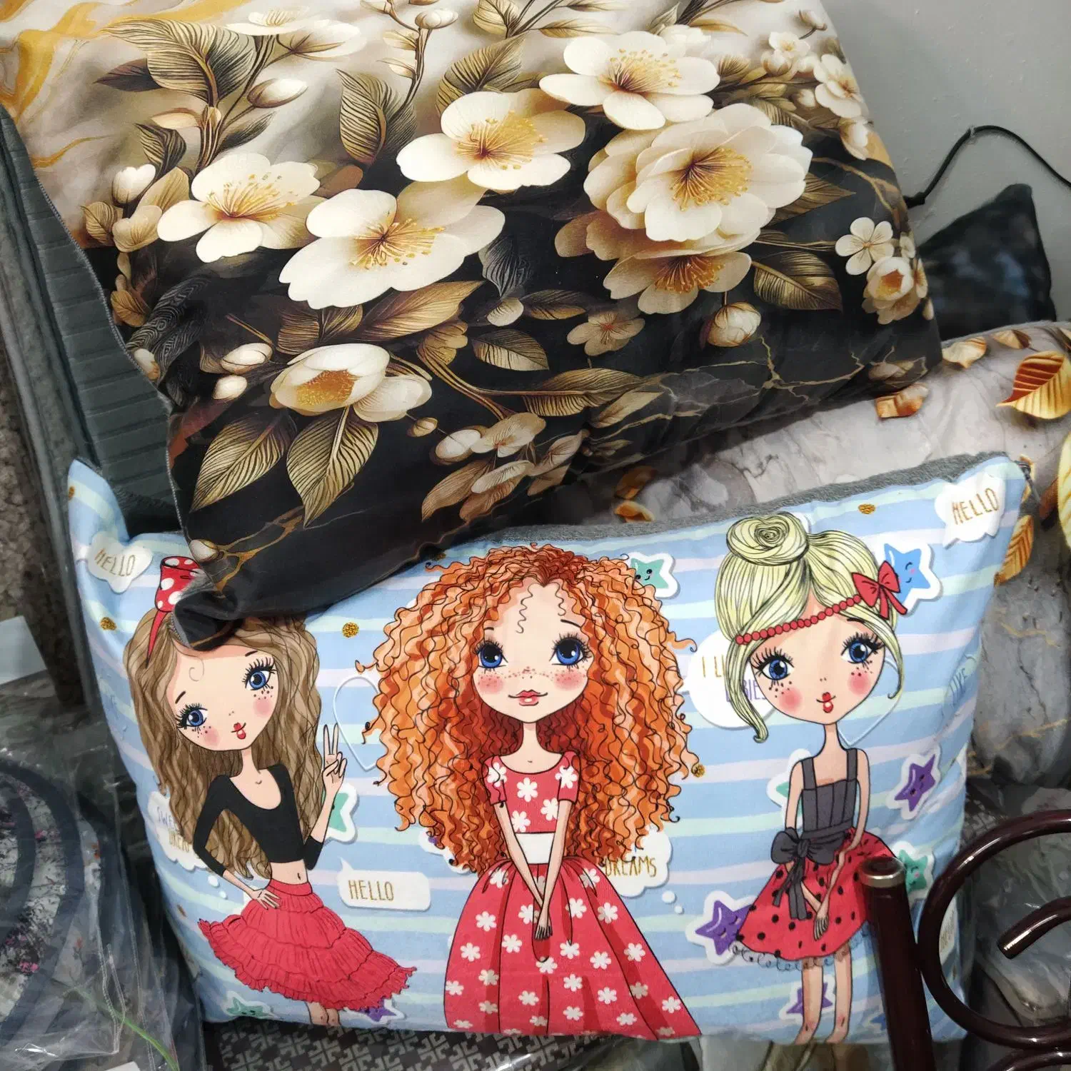 روبالش متنوع|رختخواب، بالش، پتو|فولادشهر, A2|دیوار