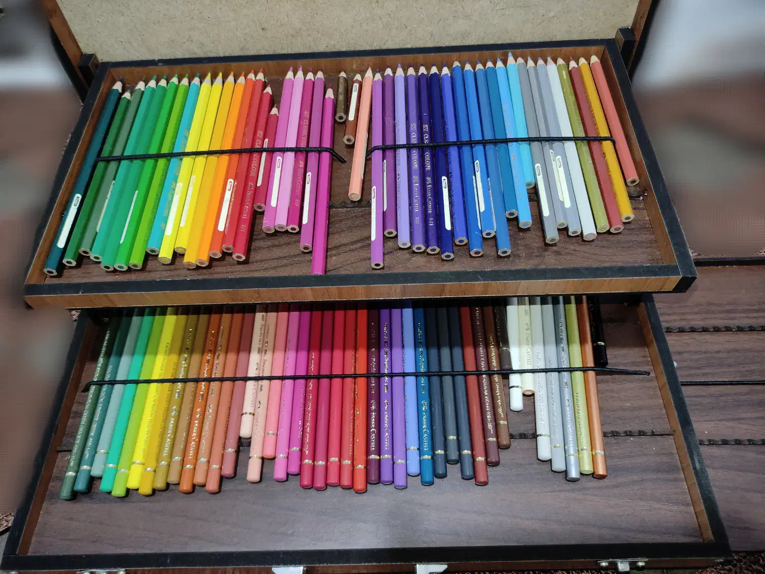 مدادرنگی پلی کروم با جعبه چوبی|لوازم التحریر|پردیس, فاز ۱۱|دیوار