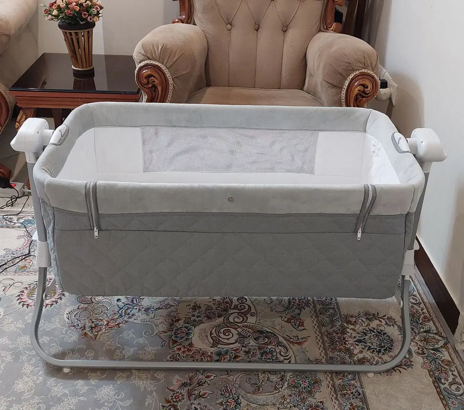 گهواره برقی و تخت کنار مادرaxes|تخت و صندلی بچه|ری, دولتآباد|دیوار