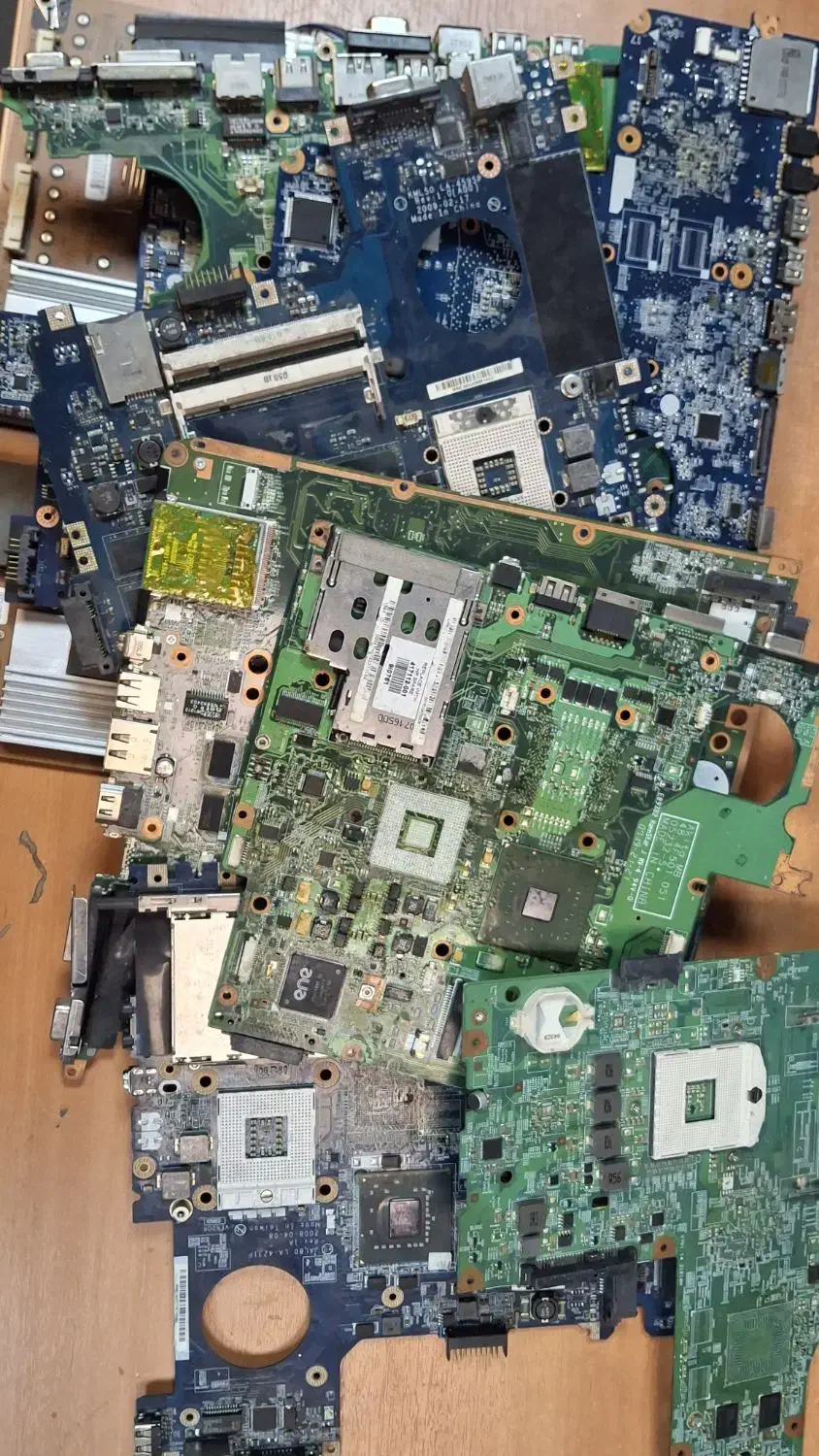 تعمیرات تخصصی لپ تاپ و کامپیوتر|خدمات رایانه‌ای و موبایل|تهران, لاله زار|دیوار