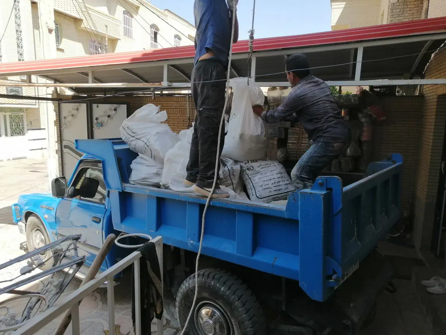 نیسان کمپرسی شیراز حمل نخاله ماسه 06 مخلوط مصالح|خدمات حمل و نقل|شیراز, شهرک والفجر|دیوار