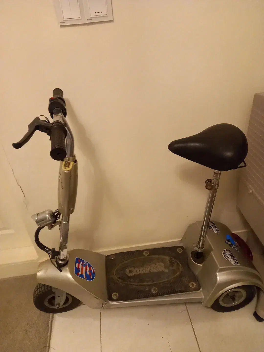 اسکوتر برقی سه چرخ آلمانی|دوچرخه، اسکیت، اسکوتر|فردیس, داوری|دیوار