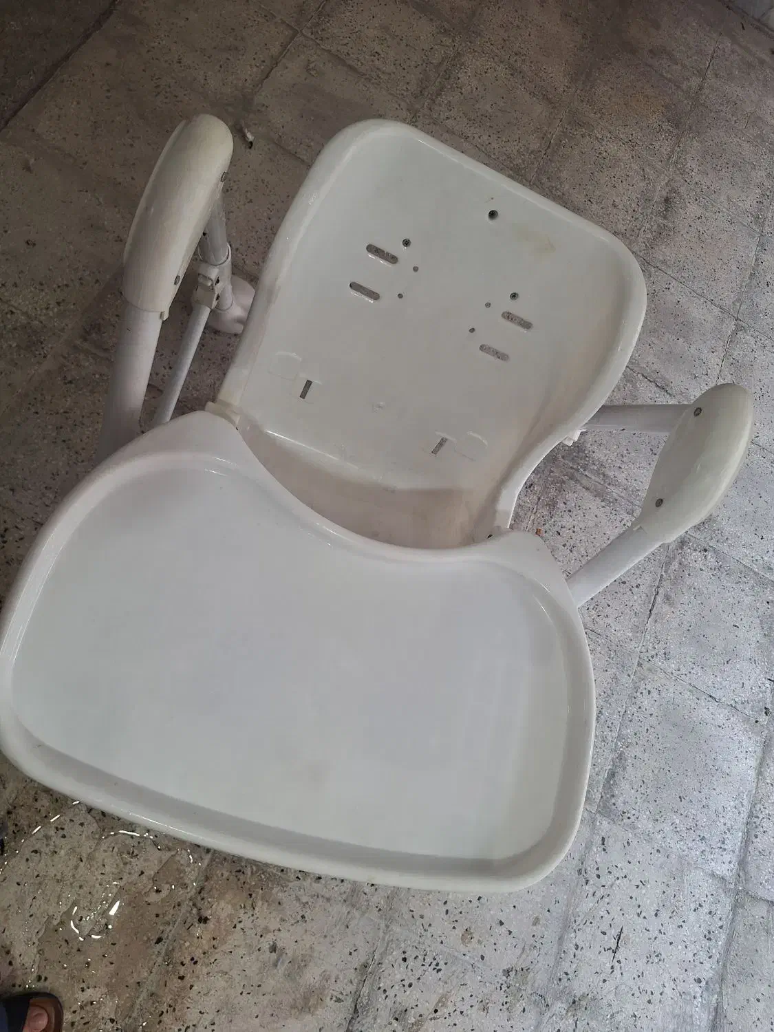 صندلی غذای کودک کاملا  نو داخل انبار بوده|تخت و صندلی بچه|تهران, جی|دیوار