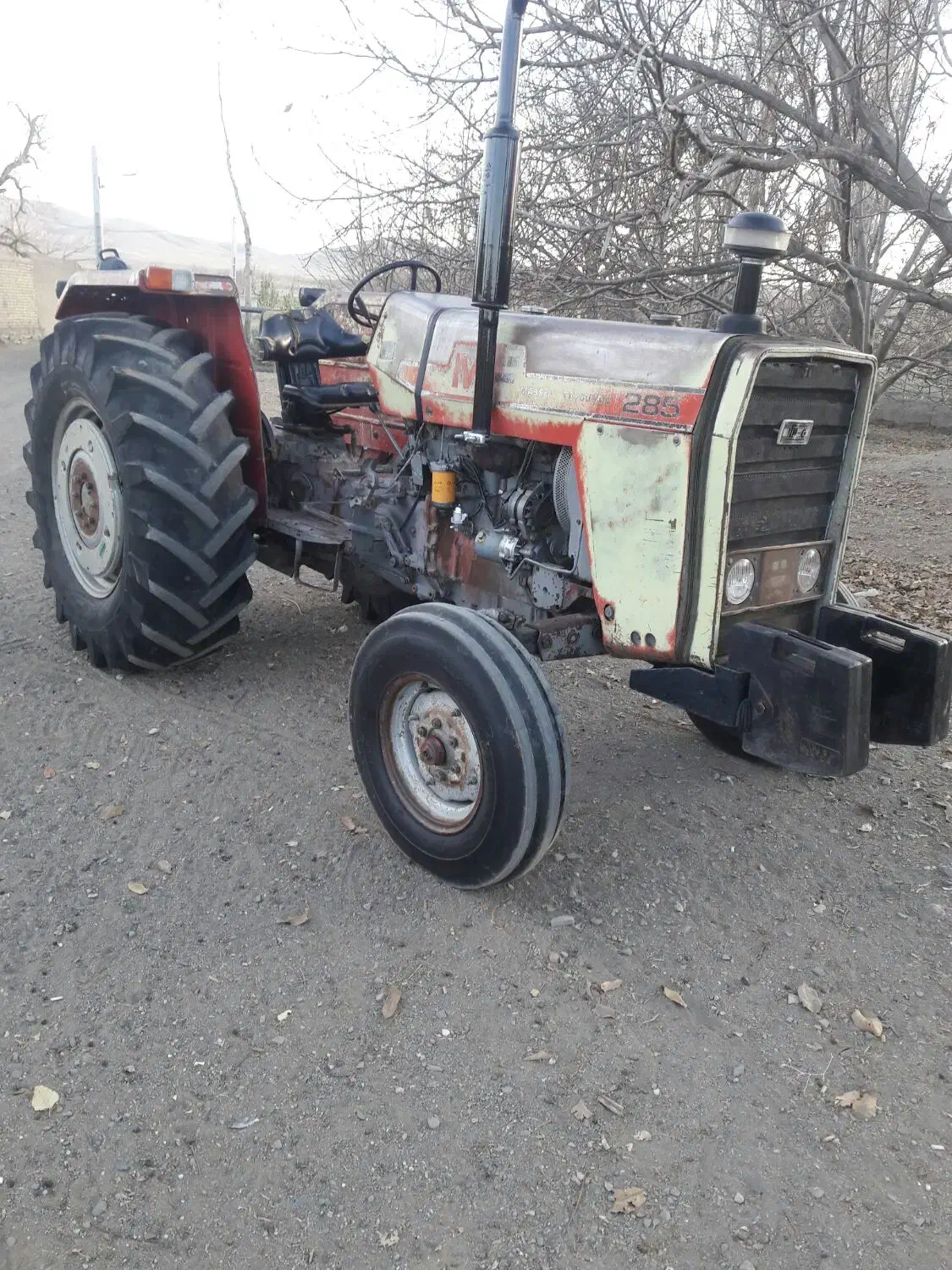 ۲۸۵ مدل ۶۱ موتورسفید|خودرو سنگین|قلقل رود, |دیوار