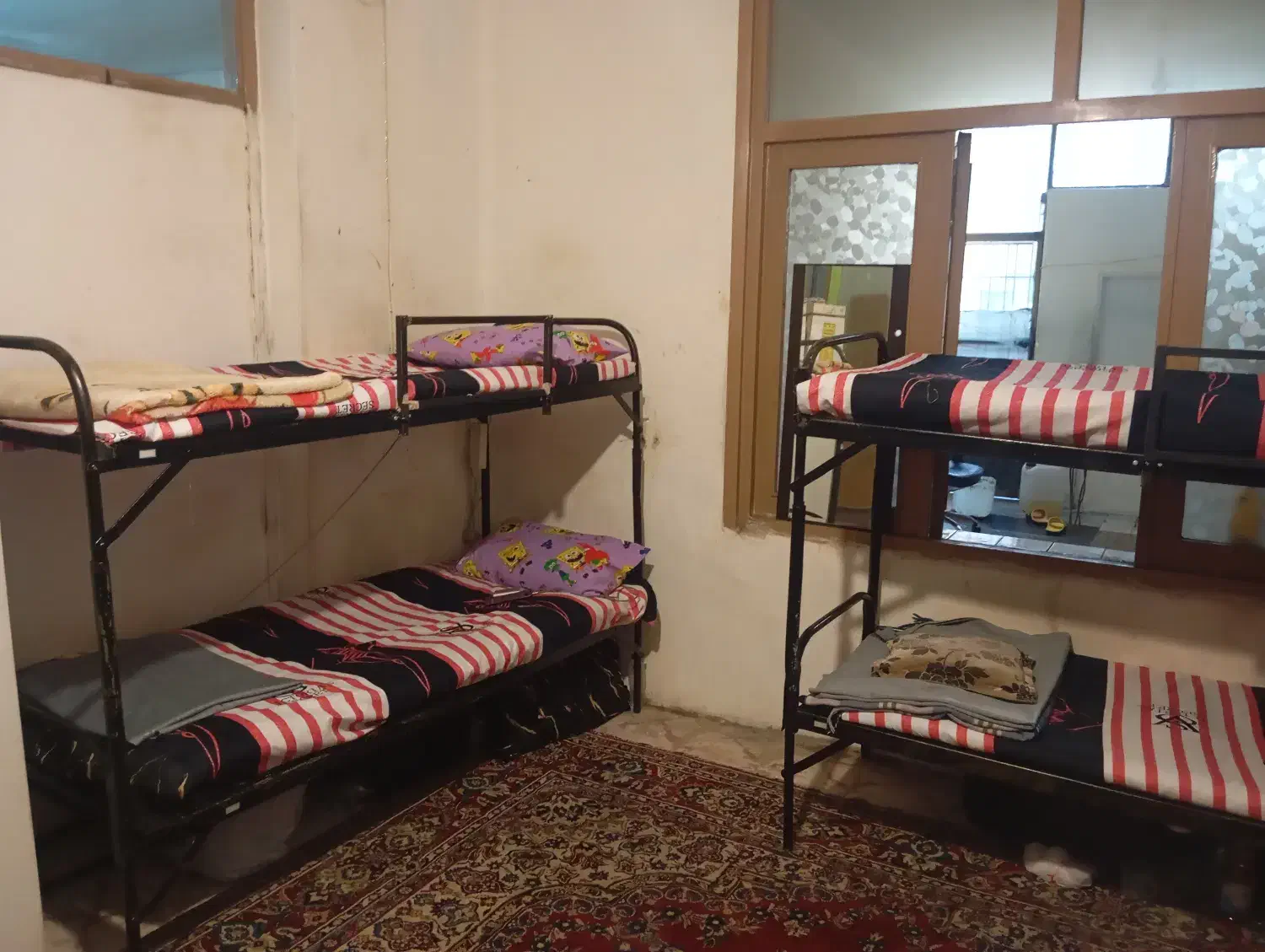 خوابگاه پانسیون اقایان روزانه هفتگی ماهیانه|اجارهٔ کوتاه‌مدت آپارتمان و سوئیت|تهران, صادقیه|دیوار