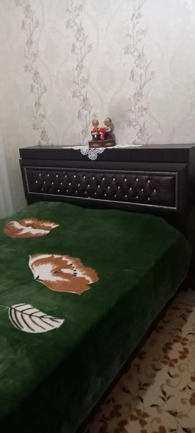 تخت دو نفره سالم وجادار|تخت و سرویس خواب|اردبیل, |دیوار