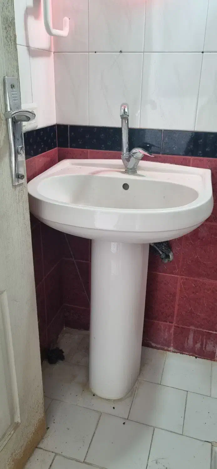 روشویی به همراه شیر روشویی|لوازم سرویس بهداشتی|سمنان, |دیوار