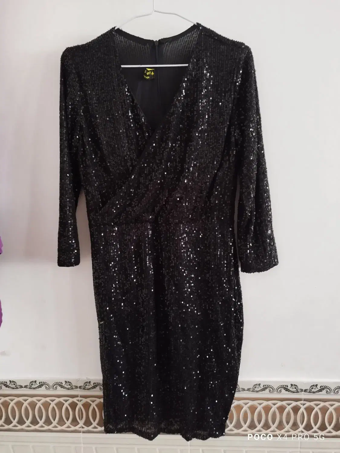 لباس مجلسی|لباس|عجب شیر, |دیوار