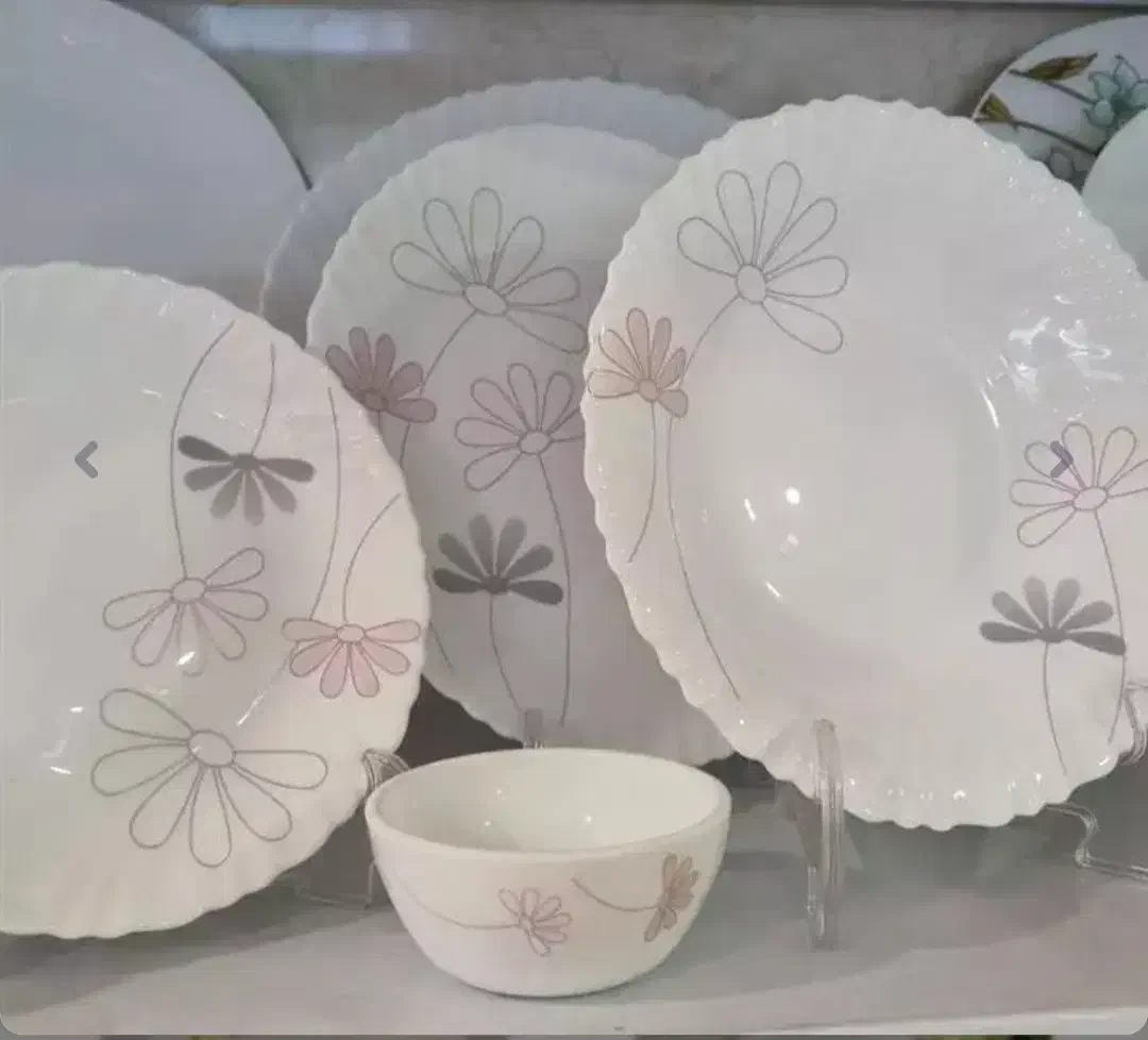 سرویس غذاخوری اوپال 25پارچه گلدار و خط طلا|ظروف سرو و پذیرایی|اصفهان, شهرک میلاد|دیوار