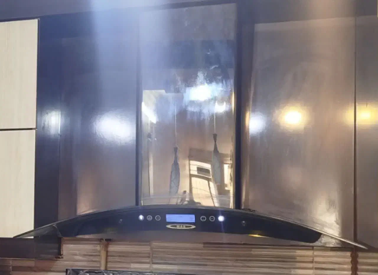 هود مکث|هود|مشهد, سرافرازان|دیوار