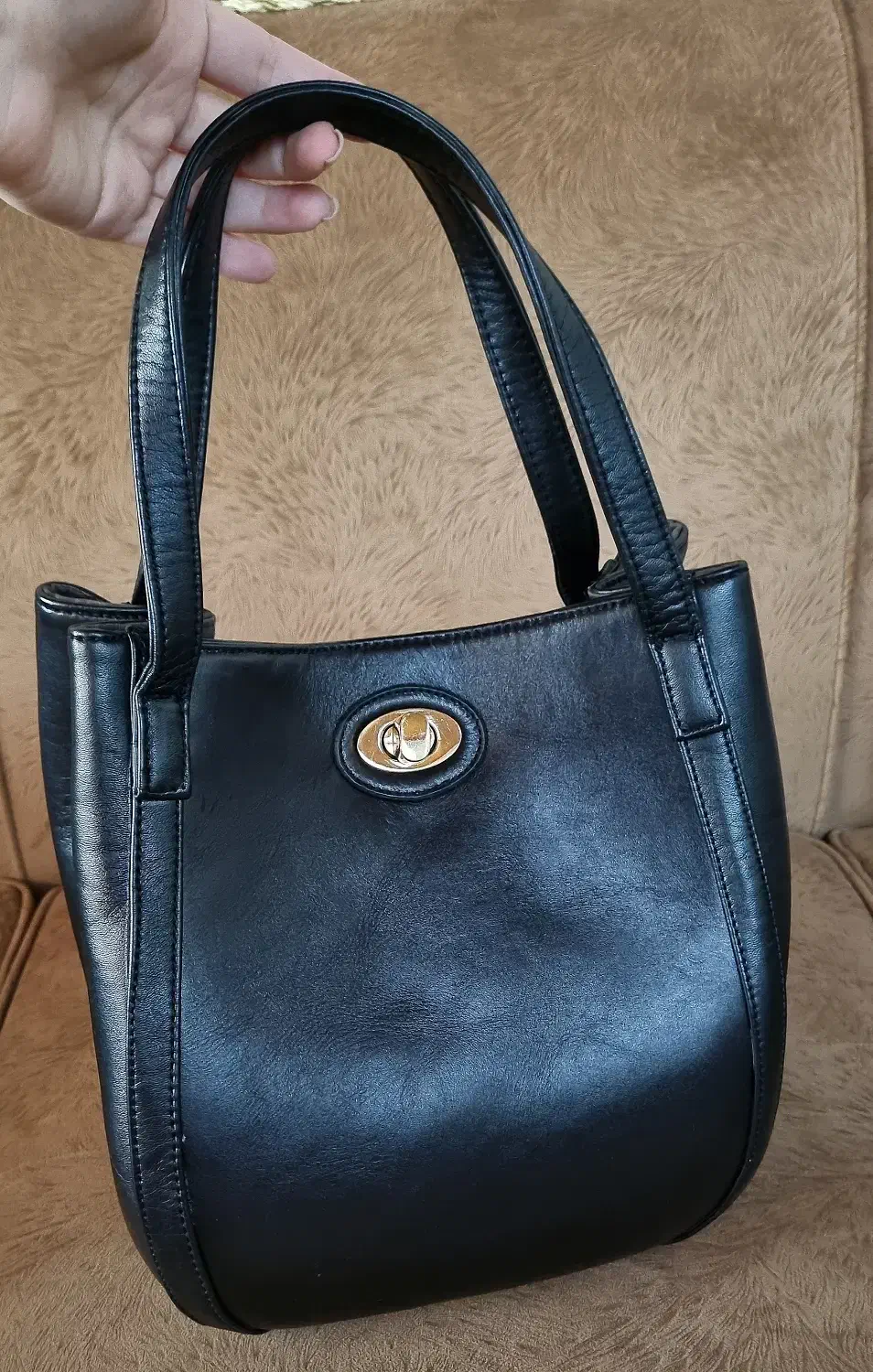 چرم کیف و کفش|کیف، کفش، کمربند|رشت, منظریه|دیوار