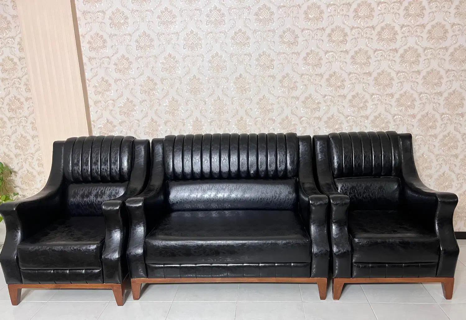 مبلمان چرم درجه یک|مبلمان خانگی و میز عسلی|قم, پردیسان|دیوار