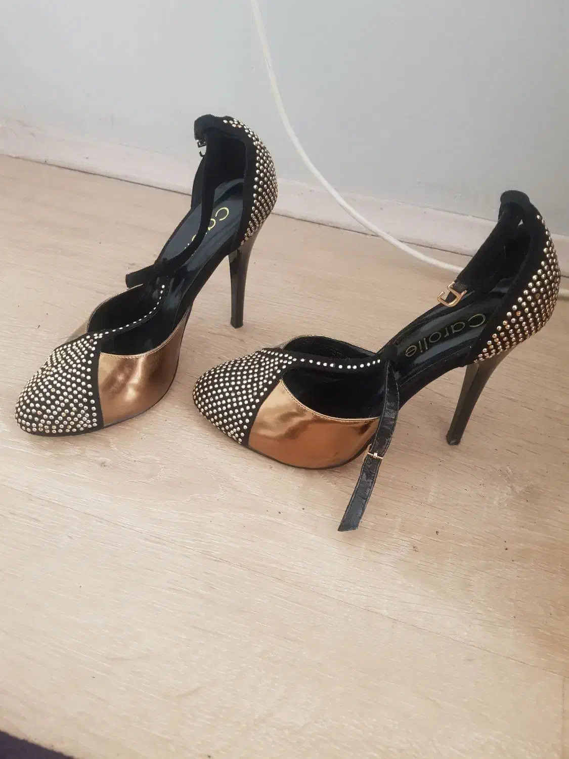 یک جفت کفش پاشنه ۱۰ سانت خارجی فوق العاده زیبا|کیف، کفش، کمربند|مشهد, سجاد شهر|دیوار