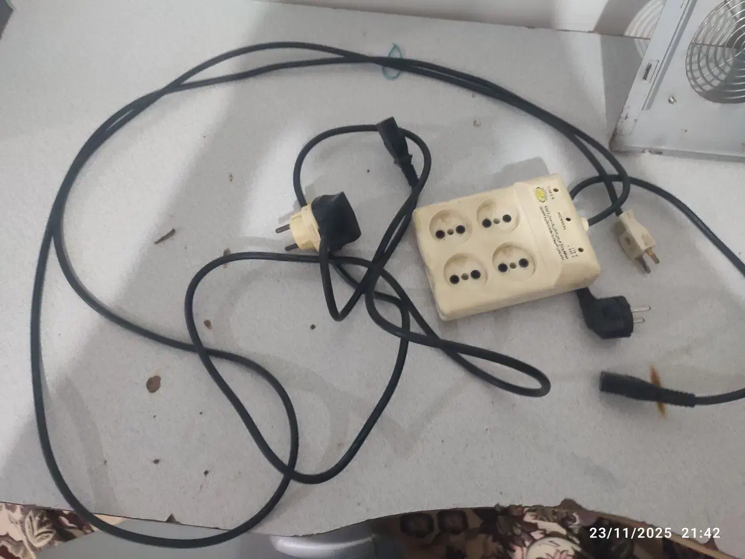 سیستم معمولی|رایانه رومیزی|لالجین, |دیوار