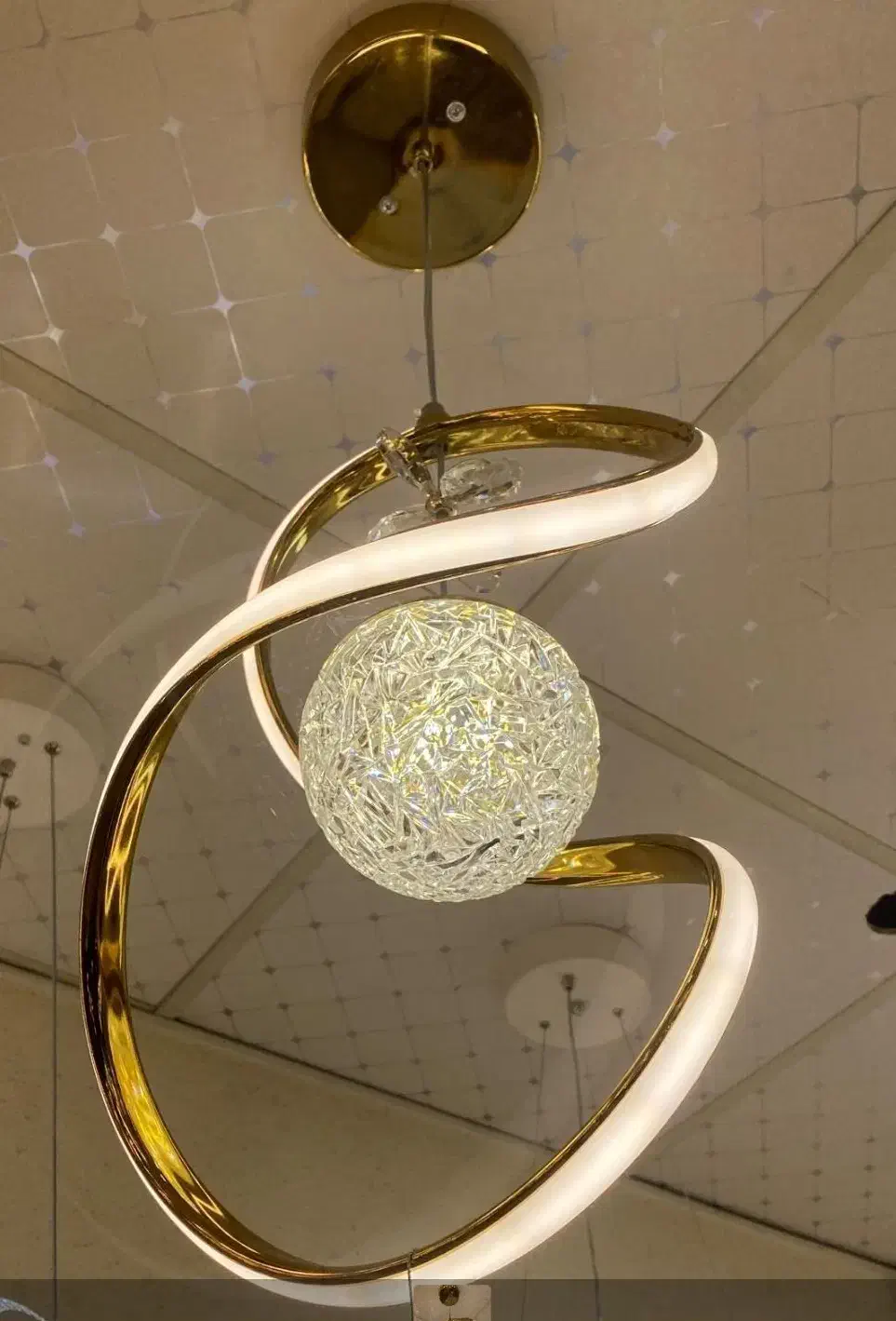 لوستر مدرن کد ۱۴۳ طلایی|لوستر و چراغ آویز|تهران, امام زاده حسن|دیوار