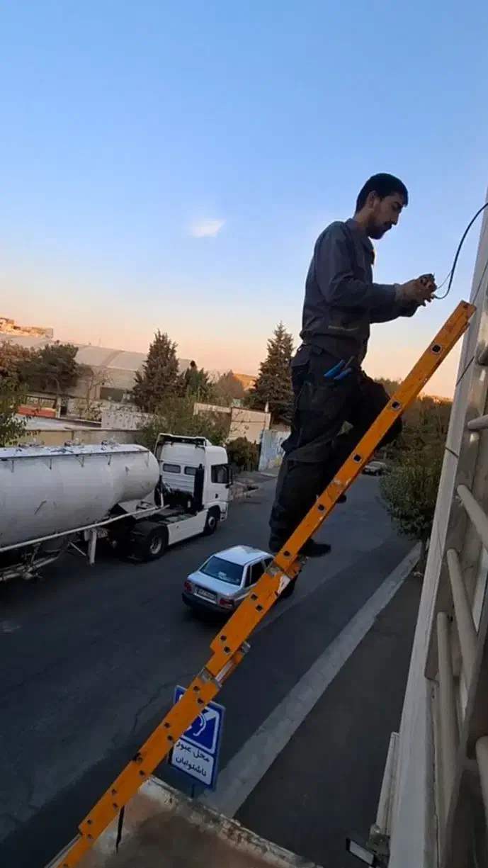 نصب سیستم های امنیتی وکرکره|خدمات پیشه و مهارت|کرج, چهارصد دستگاه|دیوار