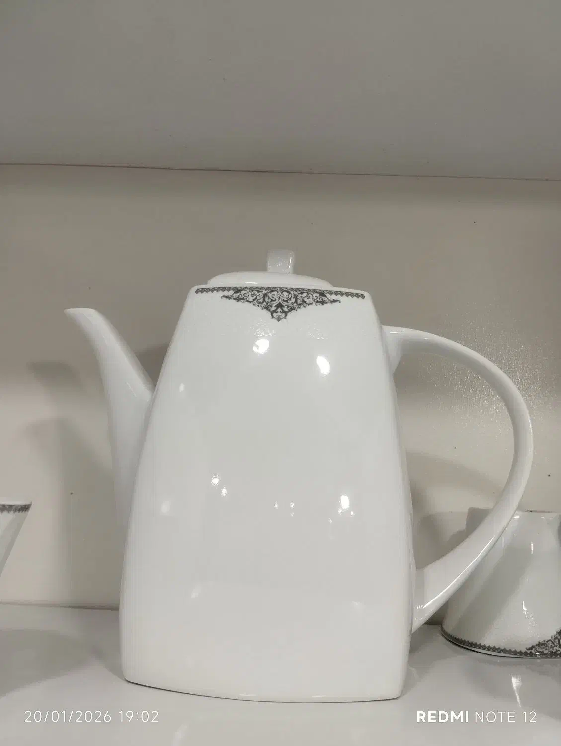 سرویس ۱۲نفره ۹۵ پارچه چینی|ظروف سرو و پذیرایی|مشکین‌دشت, |دیوار