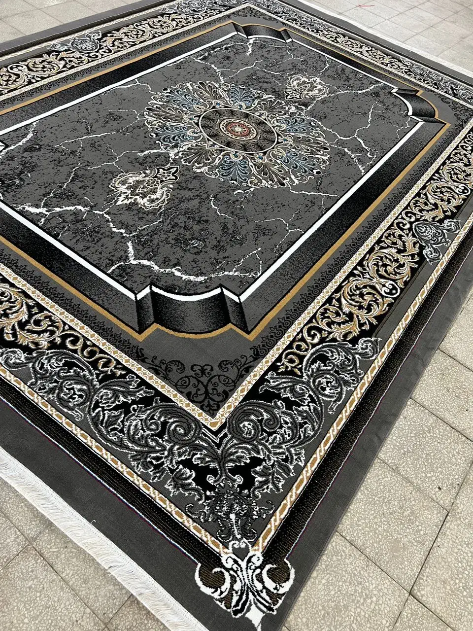 فرش جمیل 6وومتری شانه و ب صورت نقدواقساط|فرش|محلات, |دیوار