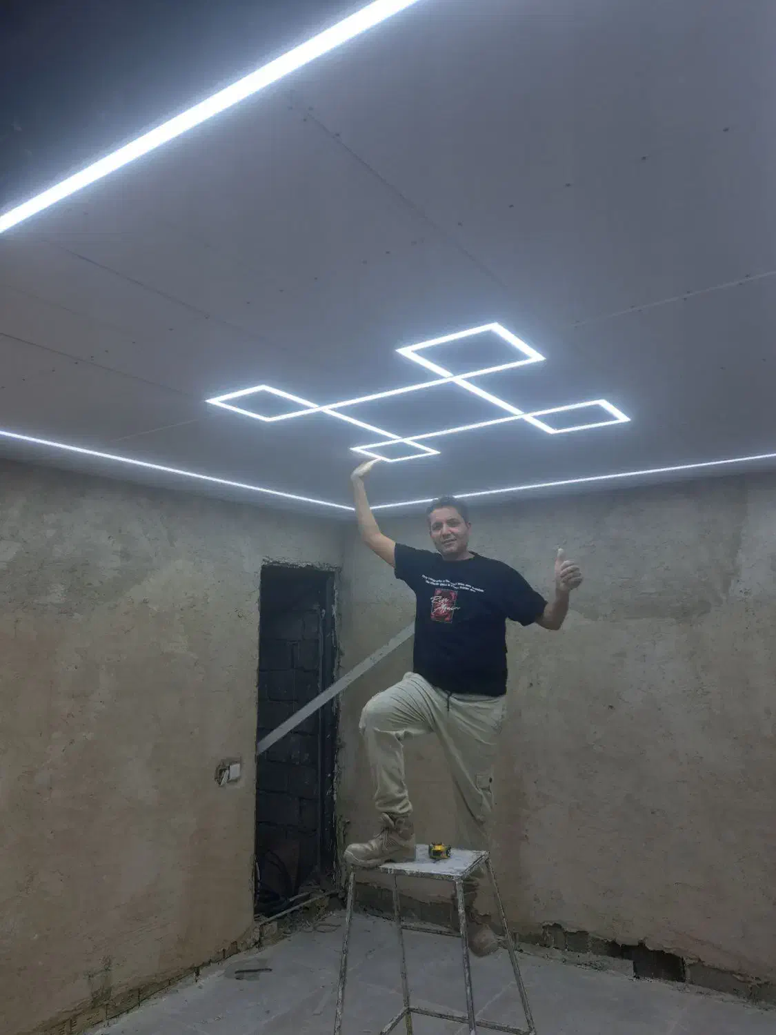 لاینر،لاین نوری،نور خطی،چراغ خطی کنافکاری برقکاری|خدمات پیشه و مهارت|اندیشه, اندیشه فاز ۱|دیوار