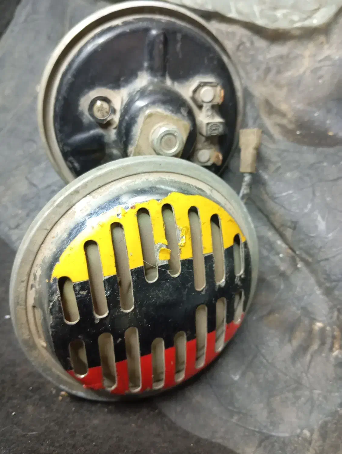 بوق بنزی|کلکسیون اشیاء عتیقه|تهران, تهرانسر شرقی|دیوار