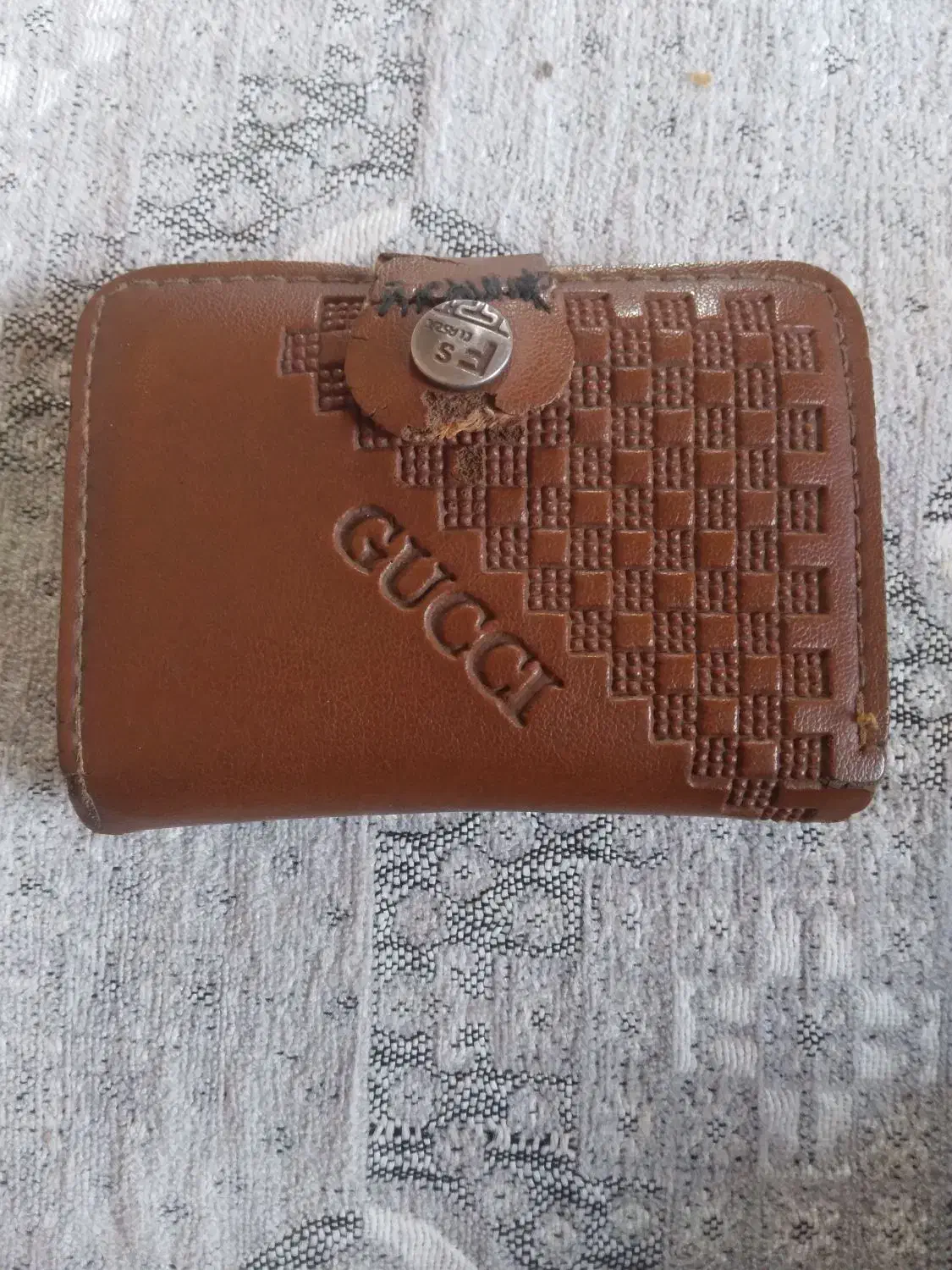 یه کیف حاوی مدارک گم شده|اشیا|هرسین, |دیوار