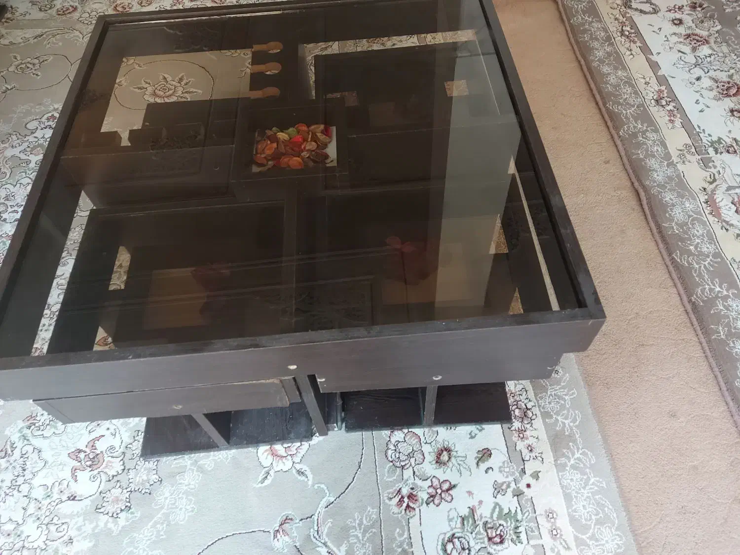 جلومبلی و عسلی|مبلمان خانگی و میز عسلی|لنجان, |دیوار