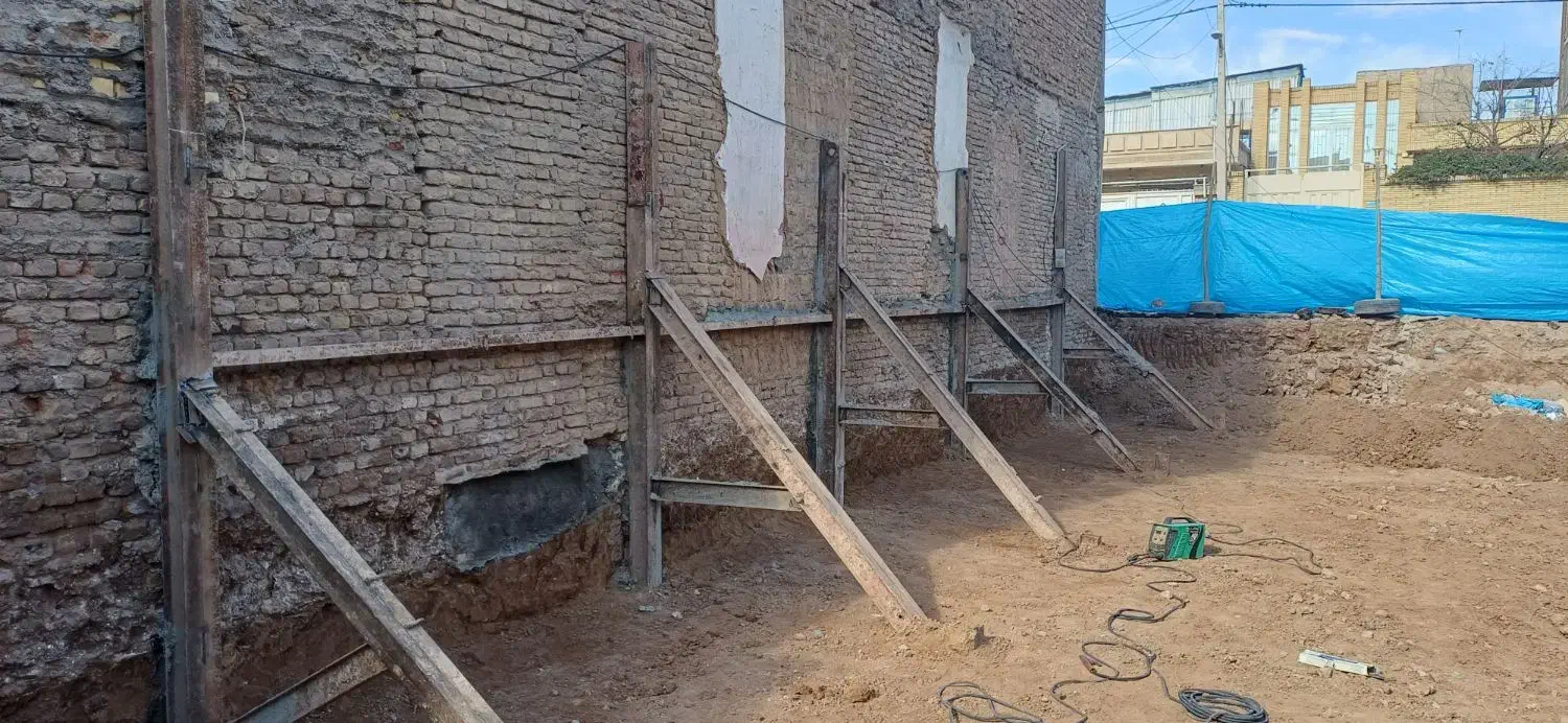 جوشکاری اسکلت وسازه نگهبان|خدمات پیشه و مهارت|کرمان, |دیوار