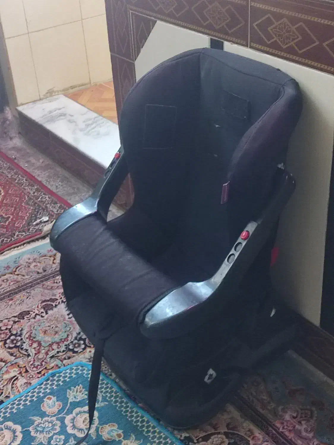 صندلی کودک داخل ماشین|تخت و صندلی بچه|بروجرد, |دیوار