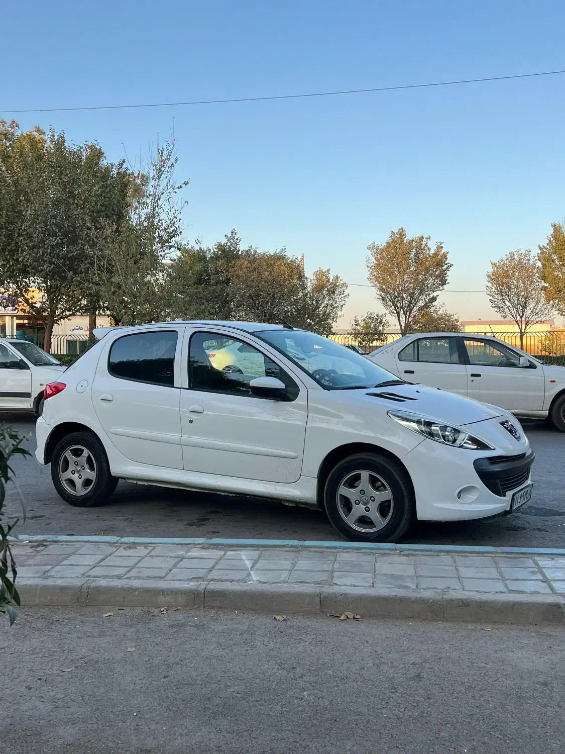 ۲۰۷ مدل ۹۷ بدون رنگ|خودرو سواری و وانت|اصفهان, شهید رجایی|دیوار