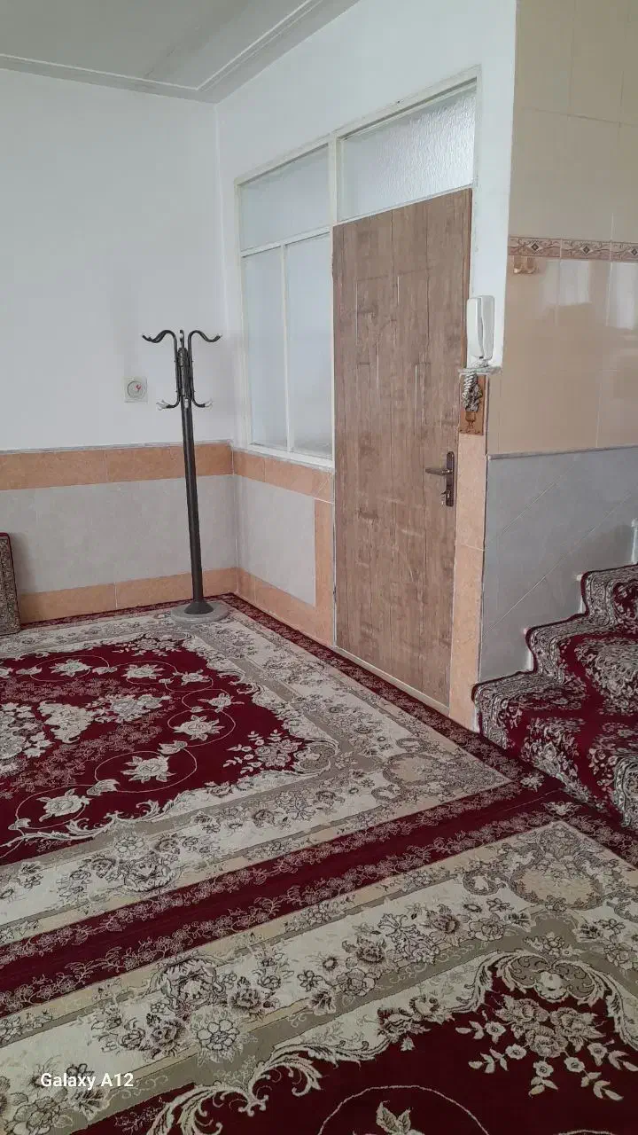 سوئیت طبقه اول دسترسی آسان به سوپر مارکت نانوایی|اجارهٔ کوتاه‌مدت آپارتمان و سوئیت|قم, قلعه کامکار|دیوار