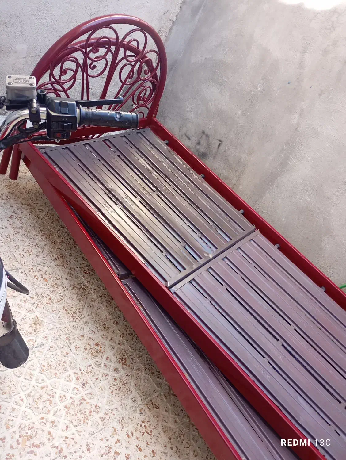 دوتا تخت خواب|مبلمان خانگی و میز عسلی|بانه, |دیوار