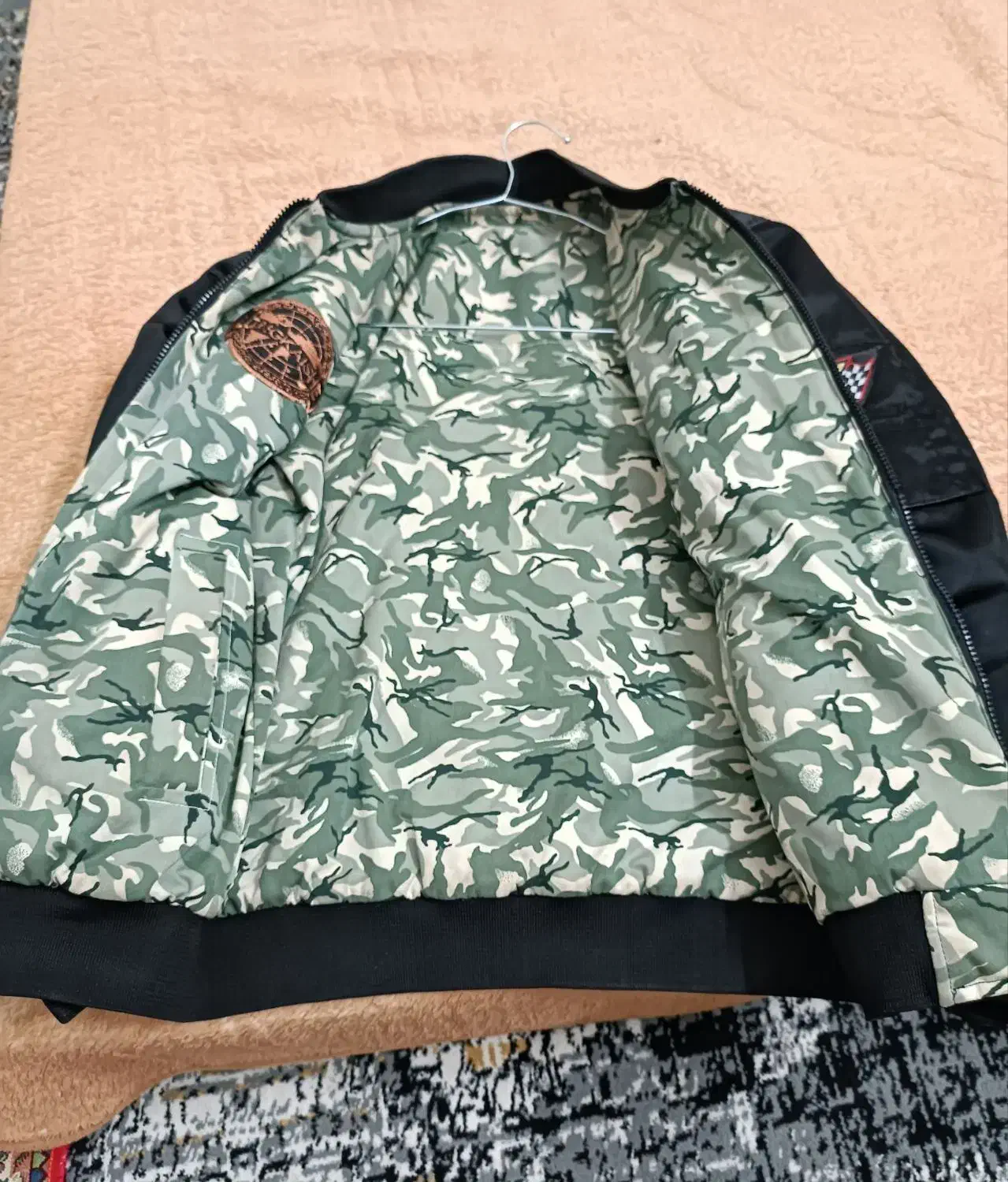 لباس|لباس|گلمکان, |دیوار