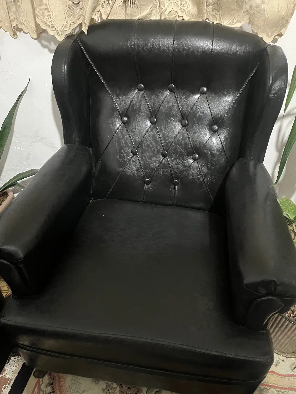 مبل به همراه میز وسط و دو صندلی انتظار|مبلمان خانگی و میز عسلی|نظرآباد, نظرآباد|دیوار