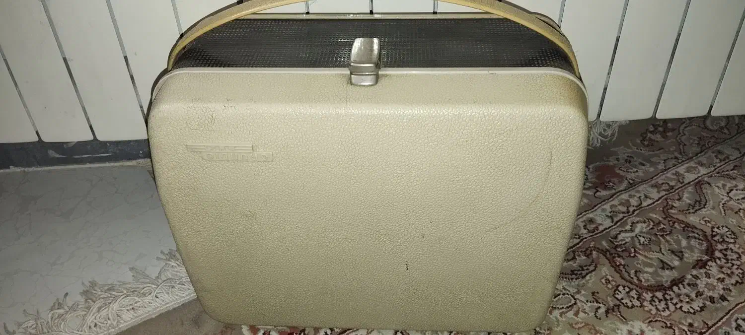 رادیو ریل آنتیک|کلکسیون اشیاء عتیقه|چهارباغ, |دیوار