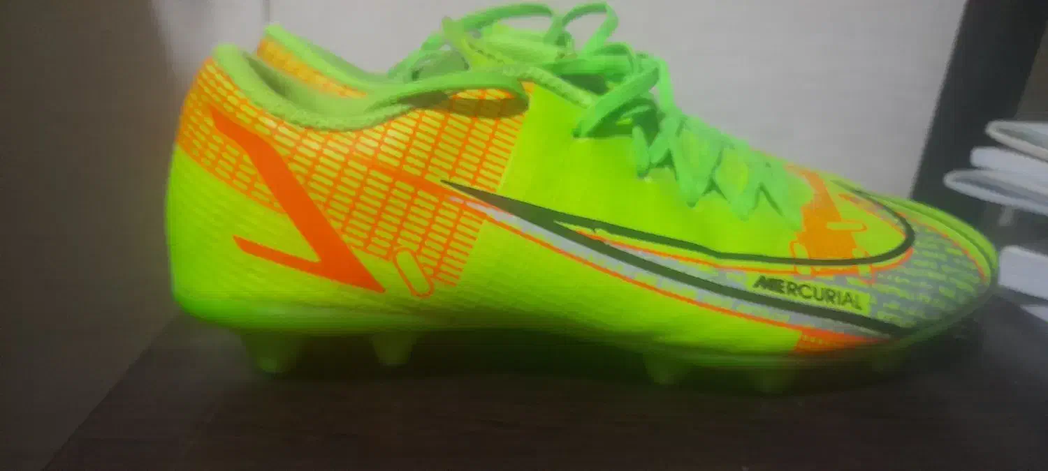 دو عدد استوک فوتبال|کیف، کفش، کمربند|کرج, المهدی|دیوار