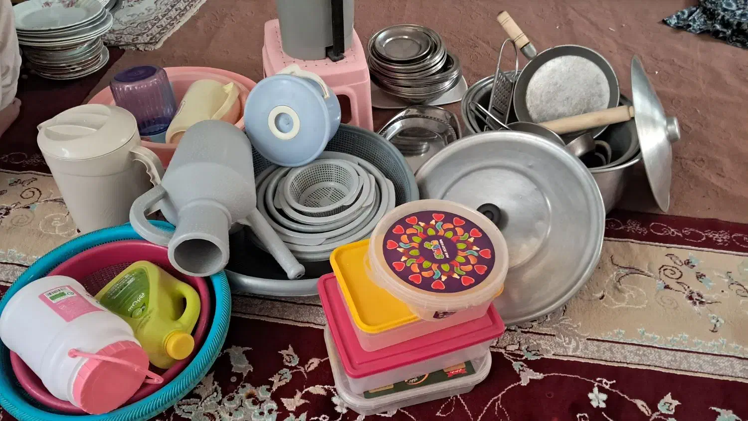 فروش همه باهم|ظروف سرو و پذیرایی|قم, سراجه (۱۵ خرداد)|دیوار