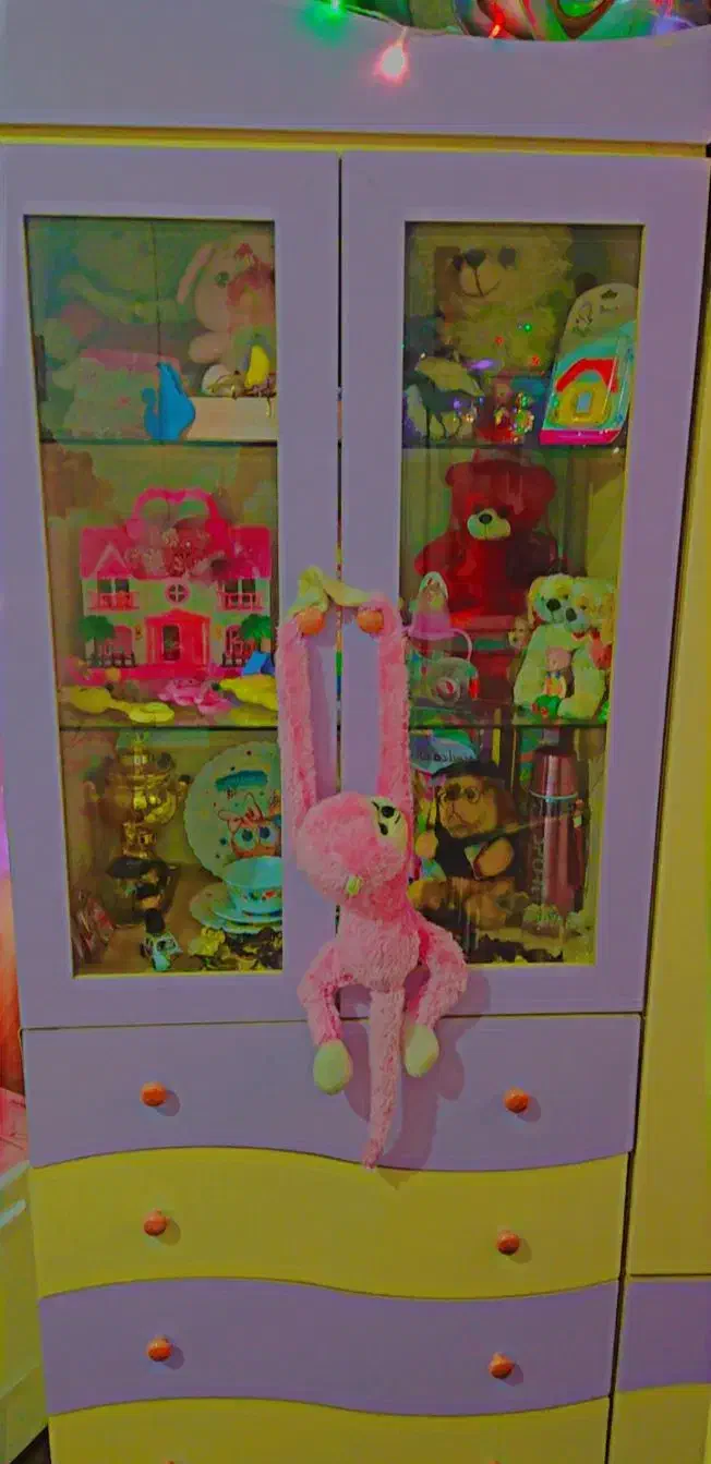 تخت کمد بچه سالم تمیز + ویترین شیک|تخت و صندلی بچه|قرچک, مهدیه|دیوار