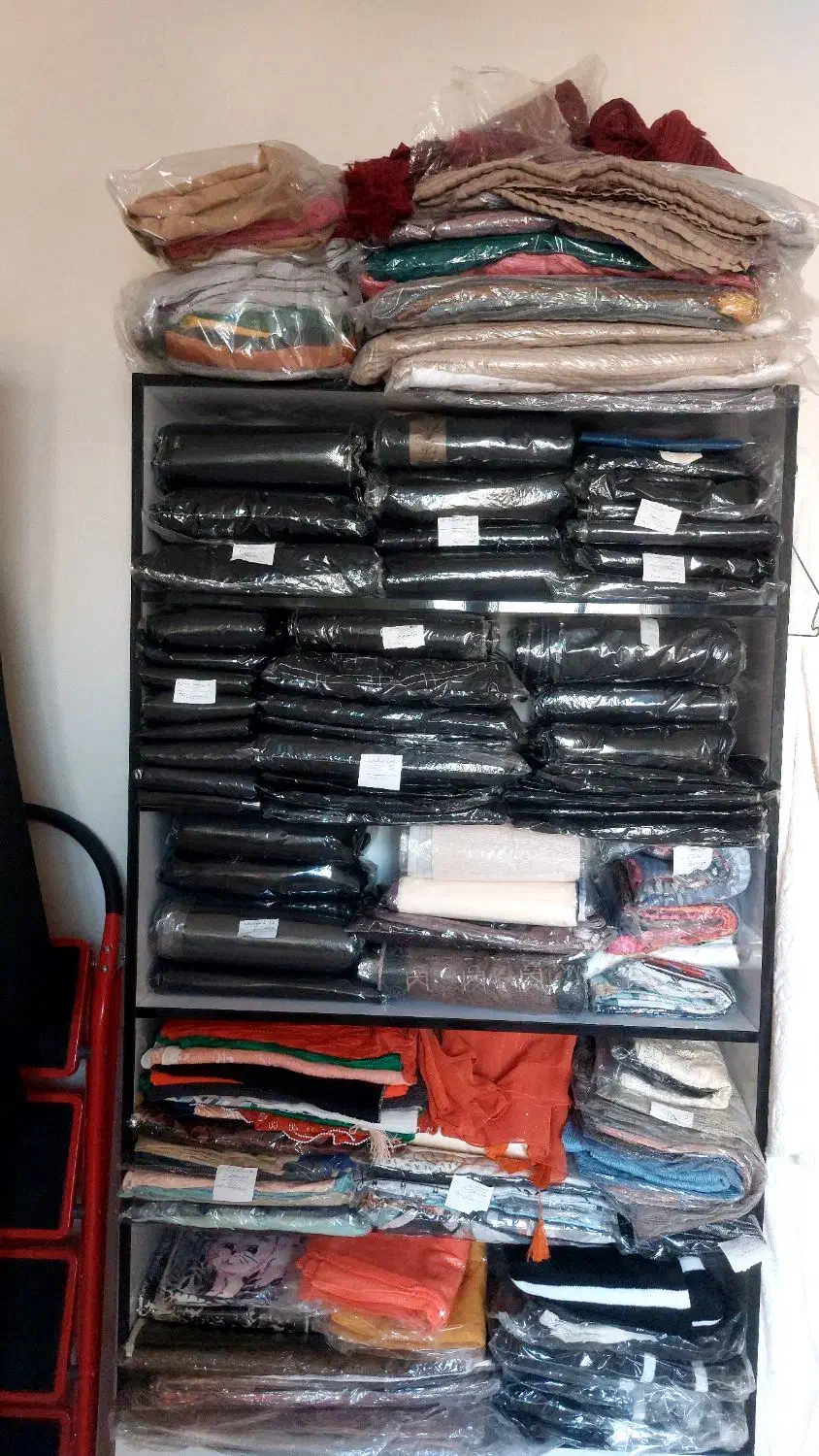 بعلت تغییر شغل فروش یکجا شال و روسری زیر قیمت|لباس|نسیمشهر, |دیوار