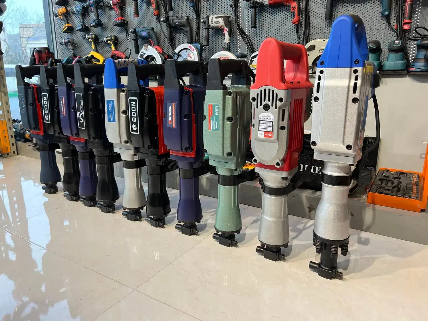 اجاره ابزار هیلتی چکش تخریب برقی دریل بتن کن فرز|خدمات پیشه و مهارت|تهران, کامرانیه|دیوار