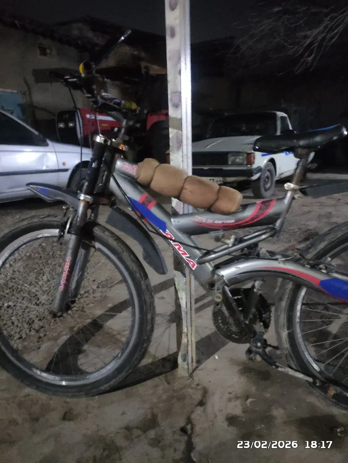 دوچرخه|دوچرخه، اسکیت، اسکوتر|سنگدوین, |دیوار