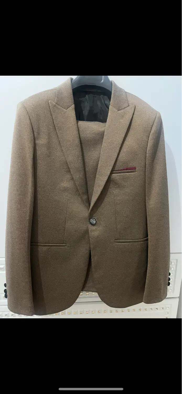 کت شلوار|لباس|رشت, فلسطین|دیوار